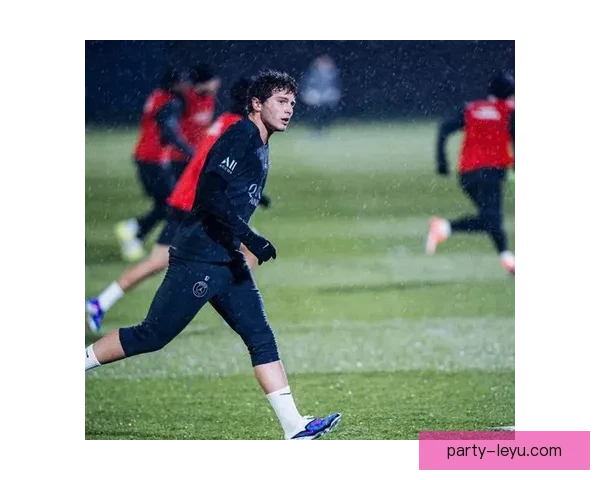 法甲联赛焦点战掀波澜豪门争冠形势生变新星崛起转会传闻升温