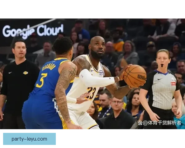 NBA最新动向:詹姆斯迎来职业生涯新高纪录,勇士队逆袭湖人取得季后赛晋级资格 NBA最新动向:詹姆斯迎来职业生涯新高纪录,勇士队逆袭湖人取得季后赛晋级资格