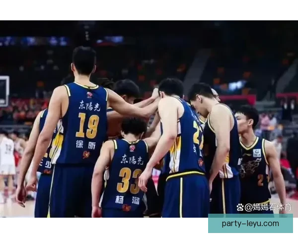 NBA焦点战群星闪耀季后赛席位争夺进入白热化阶段引爆球迷热议 NBA焦点战群星闪耀季后赛席位争夺进入白热化阶段引爆球迷热议