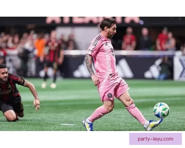 梅西加盟迈阿密国际后首度亮相赛场展现王者风采助队逆转胜利