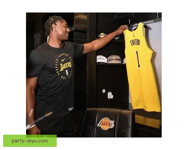 湖人队迎来重大交易消息 詹姆斯领衔新阵容冲击总冠军