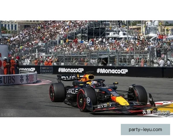 F1赛季最新动向梅赛德斯与红牛激烈角逐技术革新引领未来赛车发展