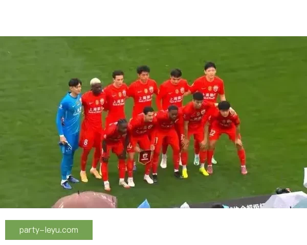 中超豪门逆转胜利引发球迷热议新赛季争冠格局生变