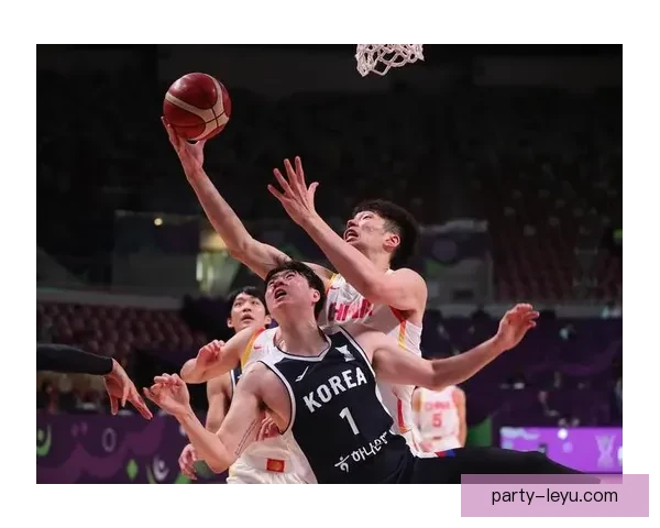 中国男篮逆转取胜晋级亚洲杯四强 关键球员表现亮眼