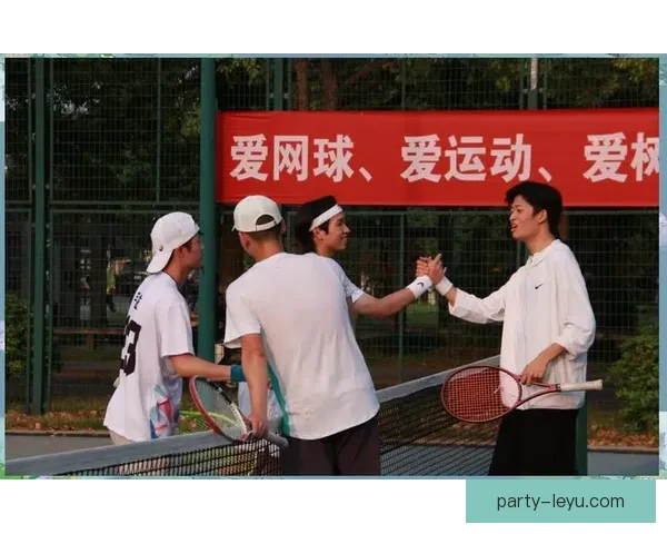网球赛场风云再起 新星崛起引发世界关注 高手对决激烈角逐 网球赛场风云再起 新星崛起引发世界关注 高手对决激烈角逐